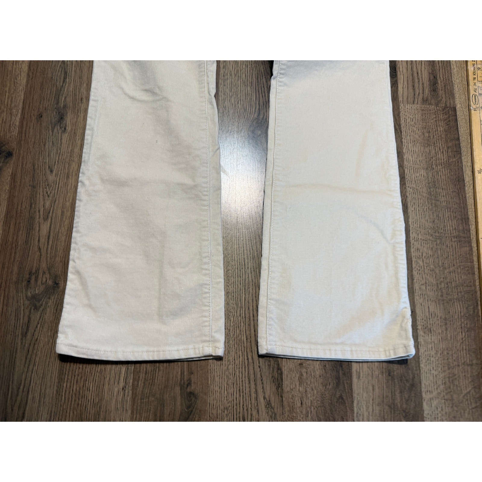 Levi’s Pants Womens High Rise Flared Leg Pockets Corduroy Pants White Size 33/32