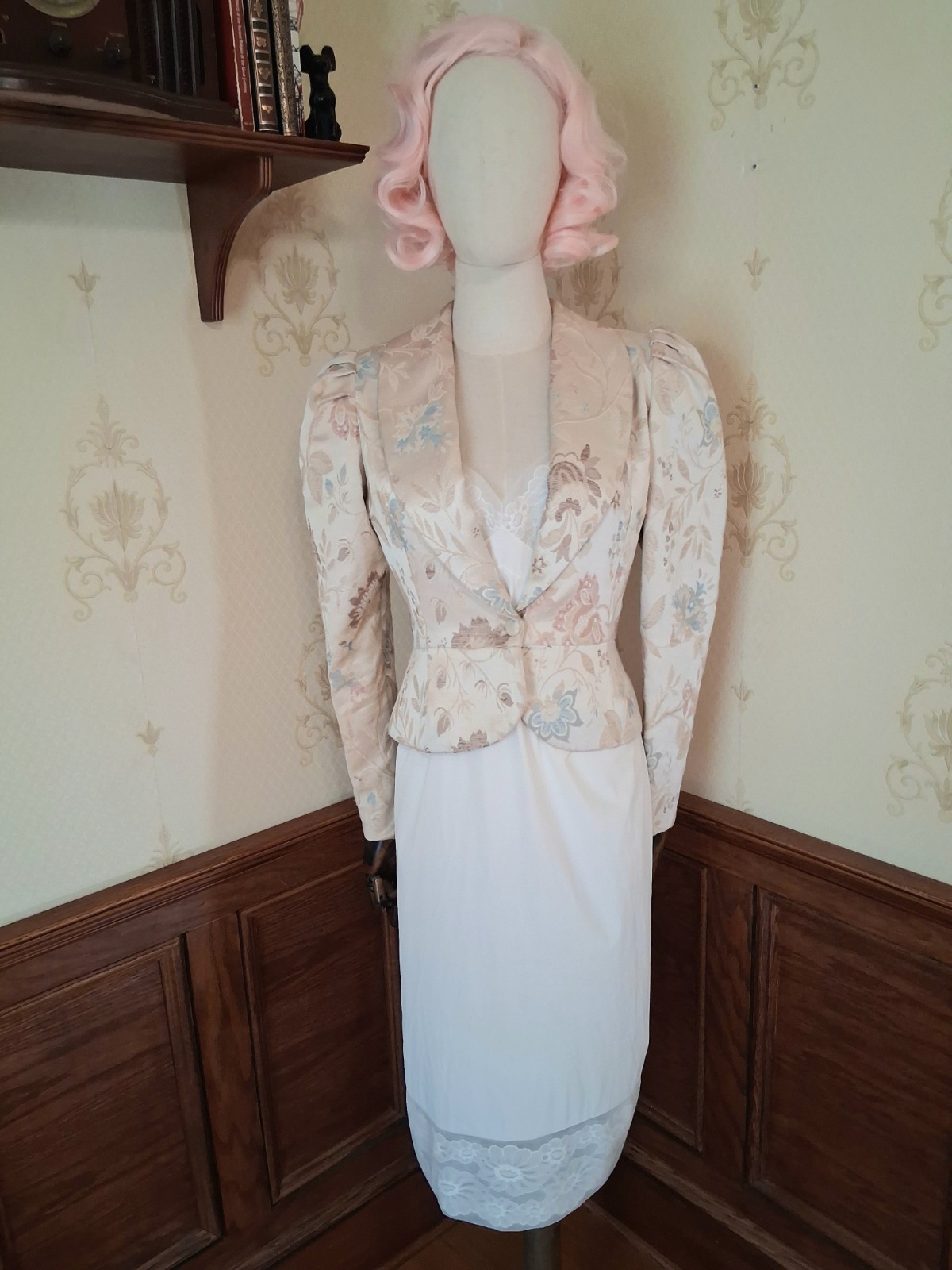 Vintage 1970s Vanity Fair White Lacy Romantic Cottagecore Coquette Slip Dress