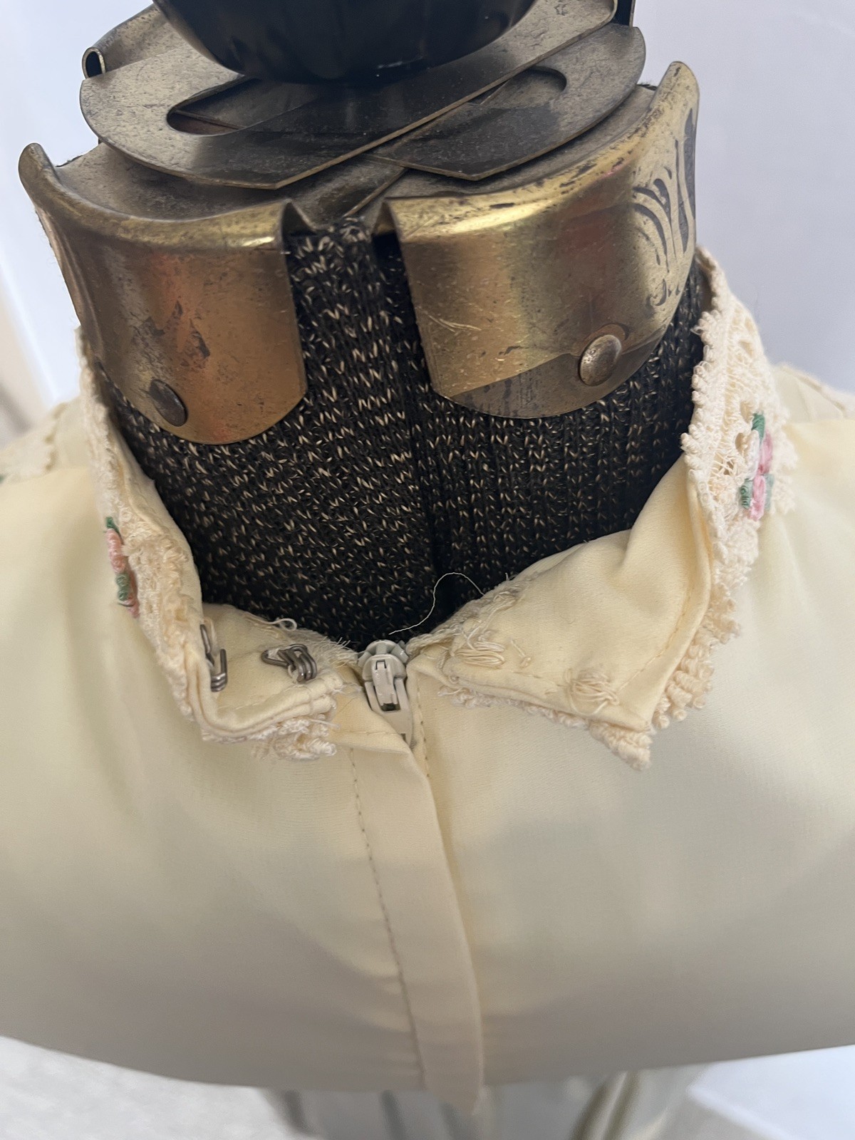 VINTAGE Boho Cottagecore Prairie Cream Dress Rose Details