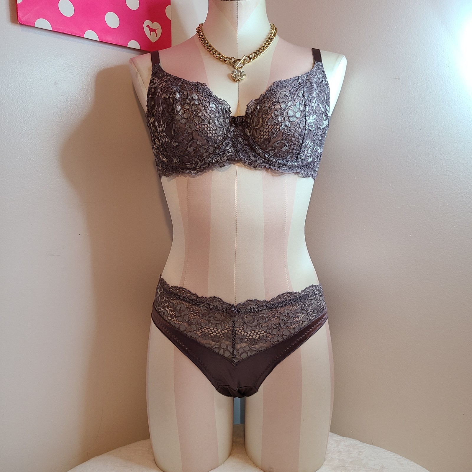 VTG Victoria’s Secret Second Skin Miracle Lace Bra/ Panty Set Size 36C/Sm