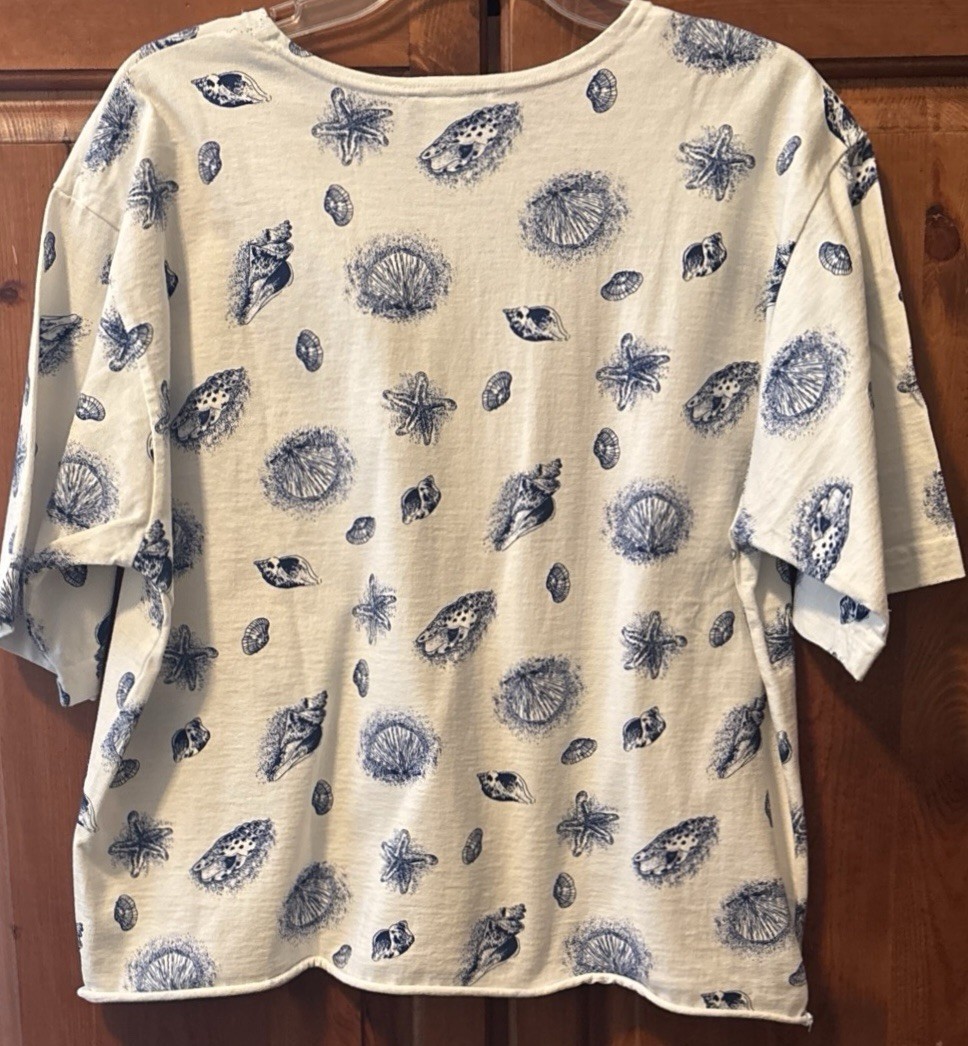 VTG 80’s Steven Ross, Naturally White S/S Tee Shirt W/Blues Shells & Starfish LG