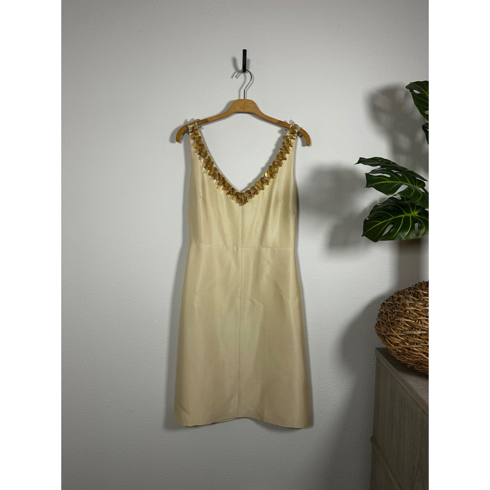 VTG Banana Republic Summer 2006 Silk Ivory Sequined V-Neck Sleeveless Dress Sz 4