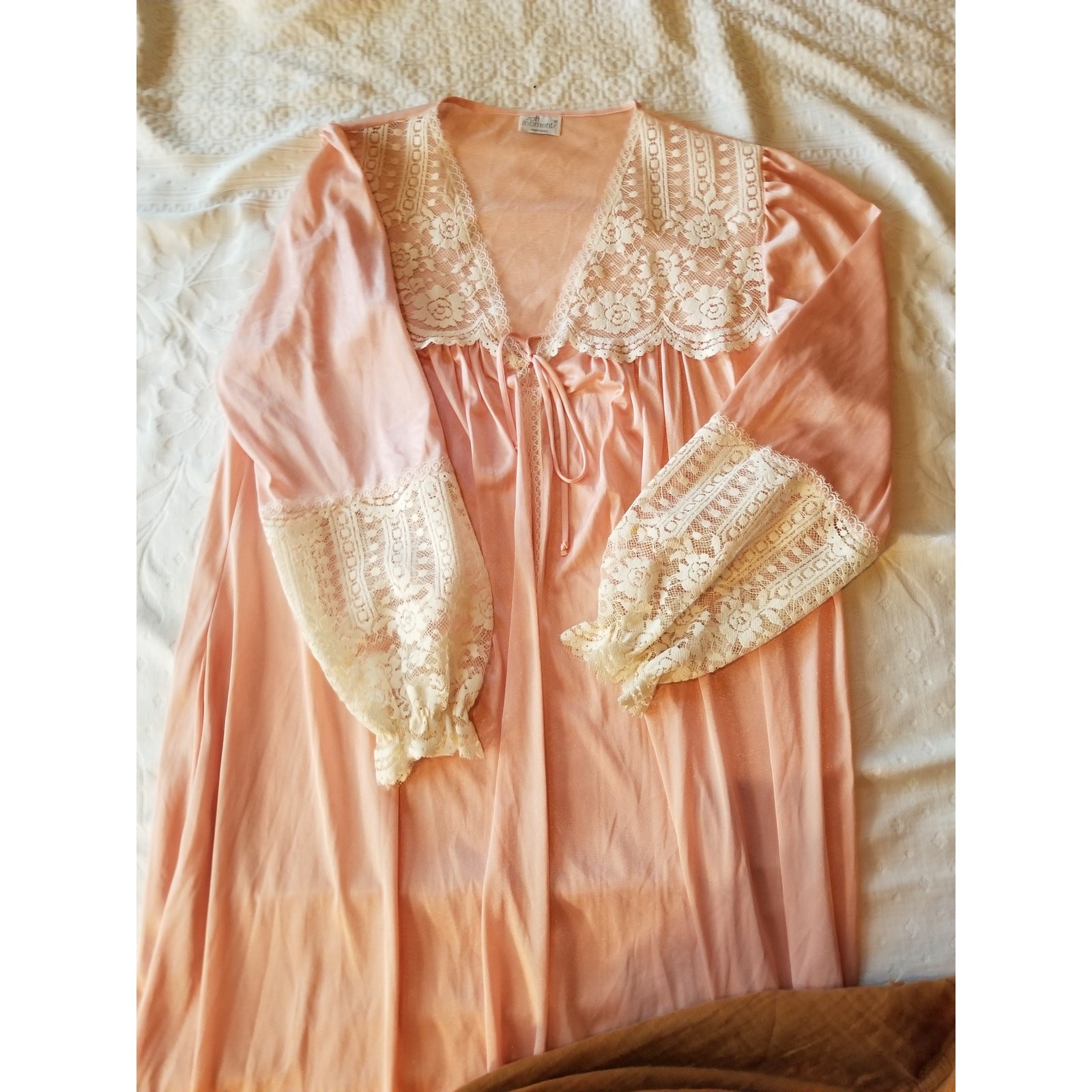 Vintage 70s Peach Nylon Peignoir Robe Soft Moments Floral Lace Bishop Sleeve M
