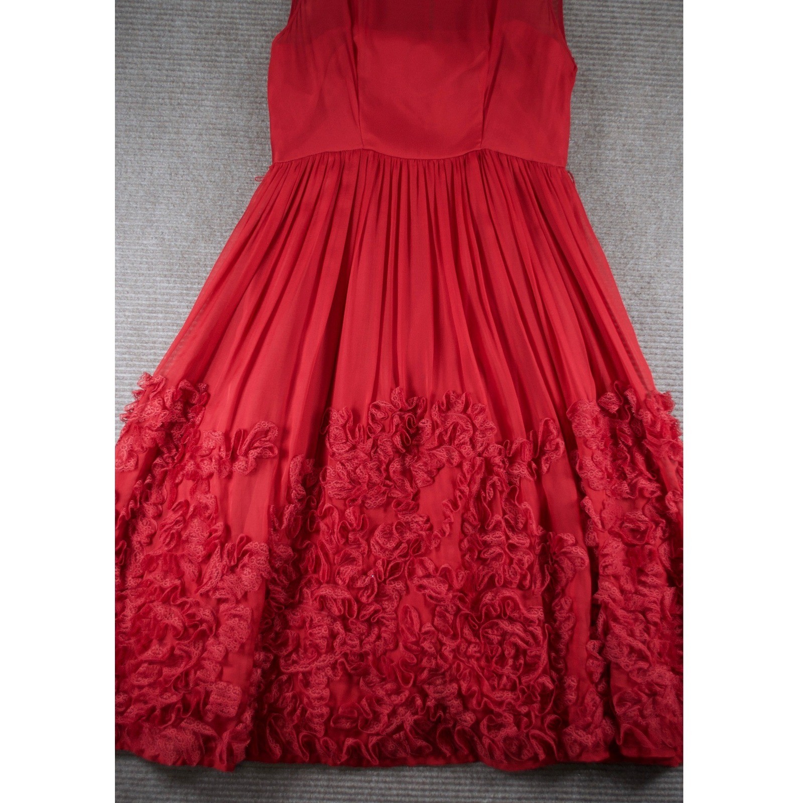 Anthropologie Tiny Caridad Ruffled Dress Red Rosette Mesh Flaw Size 4 16x26x41