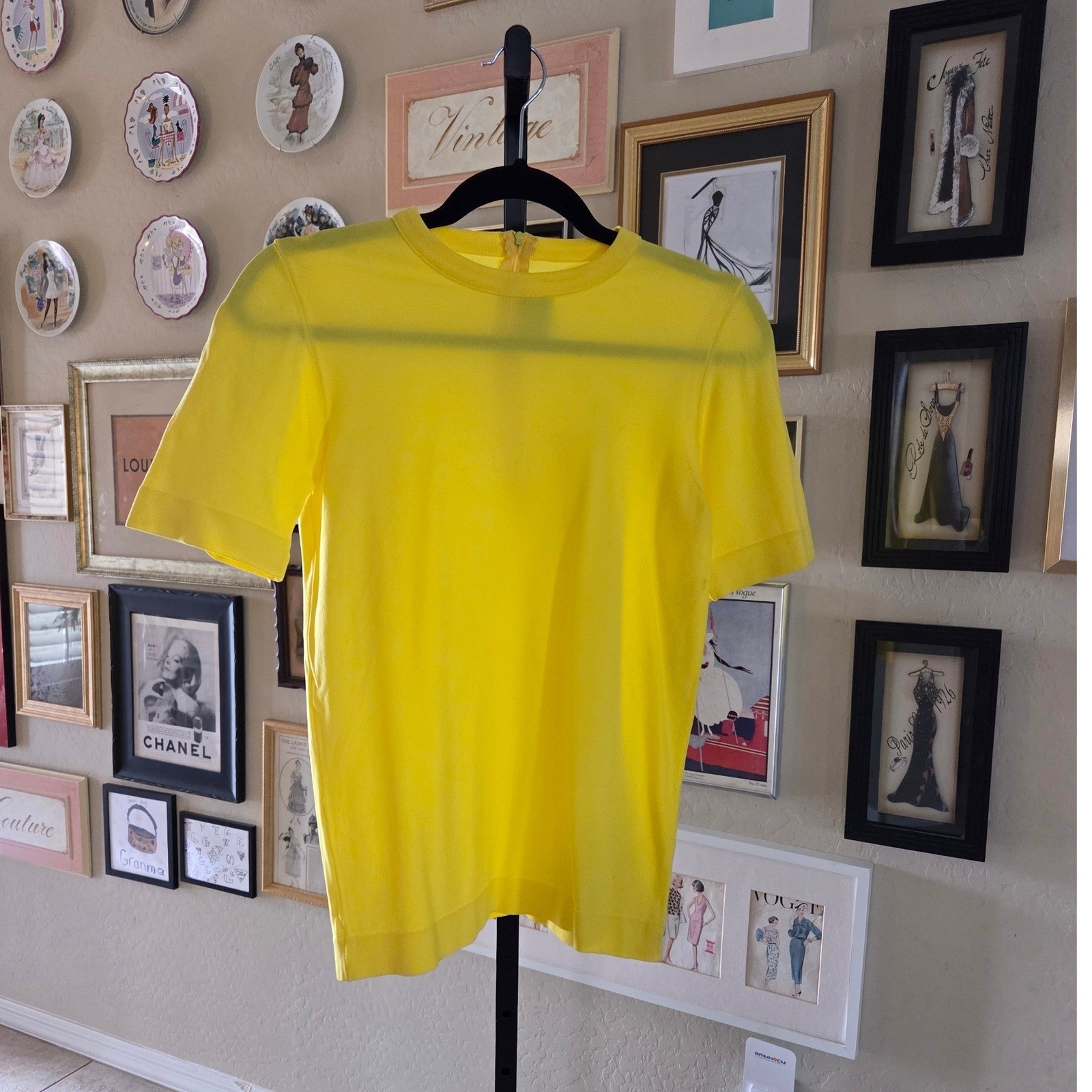 Vintage Hickory Knits Yellow Short Sleeve Back Zip Knit Top Size 36 1960s