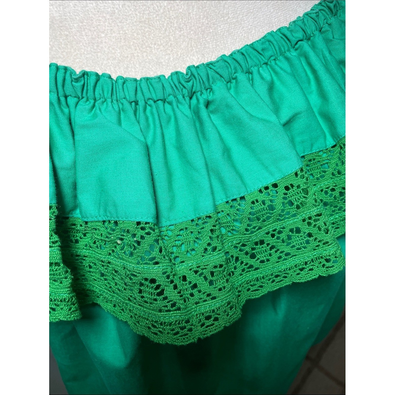 Vintage 70s Tachi Castillo Green Off-Shoulder Peasant Blouse Lace Trim Size M