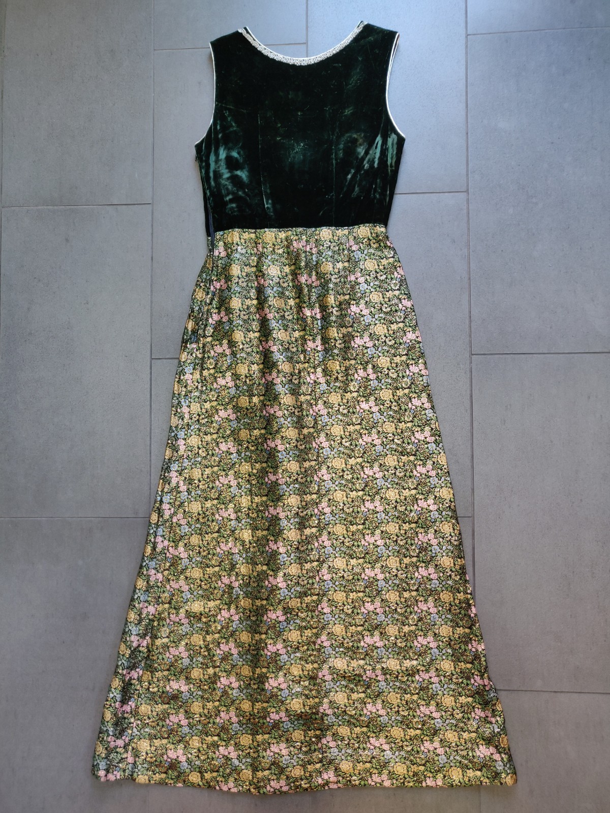 True Vintage 50s Velvet Floral Bavarian Dirndl Dress 10 Murlen Zip Whimsigoth 👗