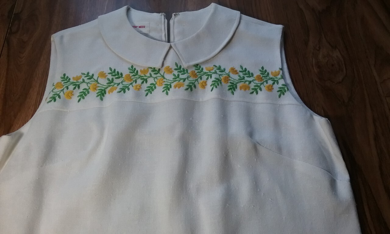 1950’s Retro Country Miss Linen White Dress Sleeveless Floral Embroidery size 16