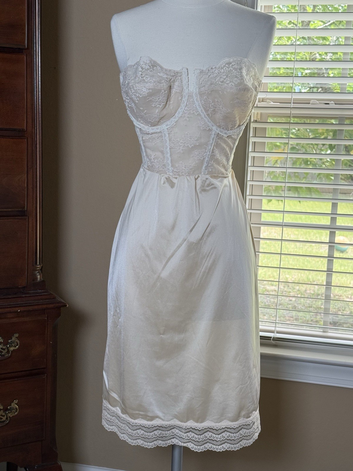 Vintage BACKTALK Young Smoothie Strouse Adler Lace Bustier Bra Dress Slip 36D