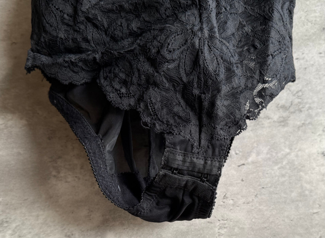 Vintage 1980s Va Bien Black Floral Lace Nylon Blend Bodysuit Size 34C 1901 USA