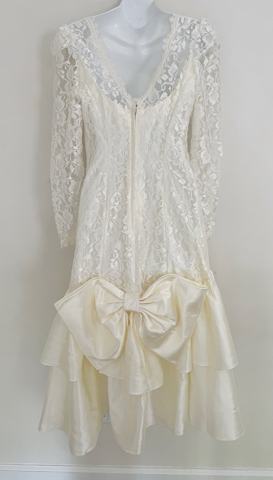 Vintage ELLEN HART Dress 6P Ivory Lace Drop Waist Satin Ruffle Large Bow Cottage
