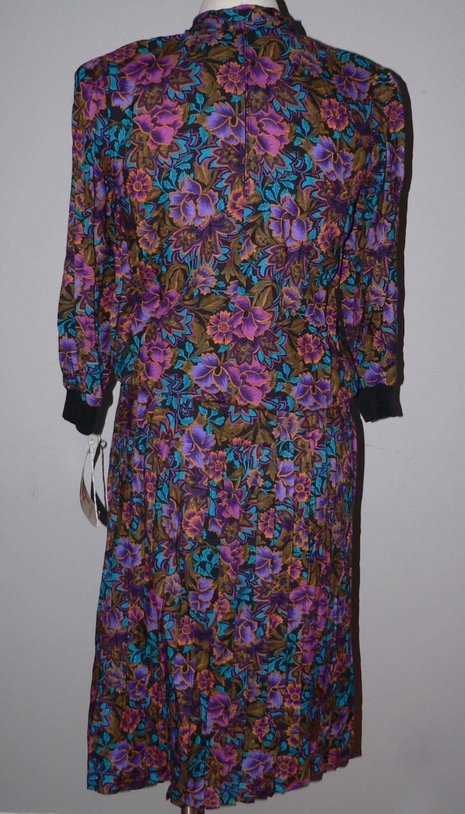 VLP Skirt Shirt Dress Purple Floral Black Pleats Cuff Scarf NWT Secretary New 6P