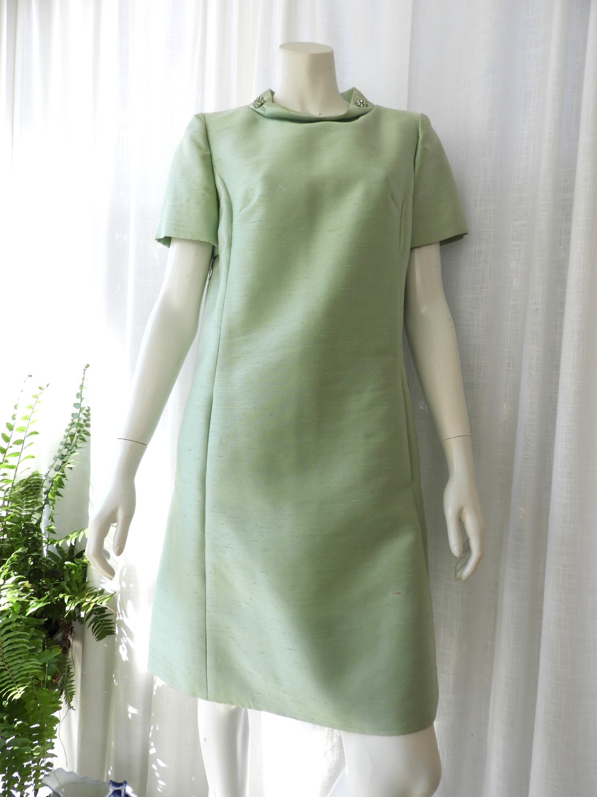 Vtg 1960’s Raw Silk Sheath Dress Mint Green SS Alison Ayers sz 37/35/38″