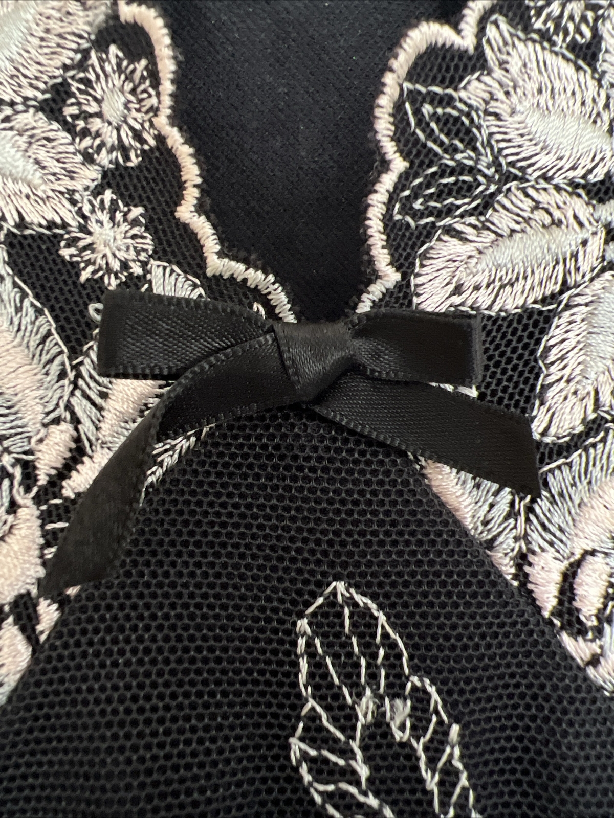 Vintage Karen Kane Slip On Black With Pink Florets Embroidery Short Top XS/S