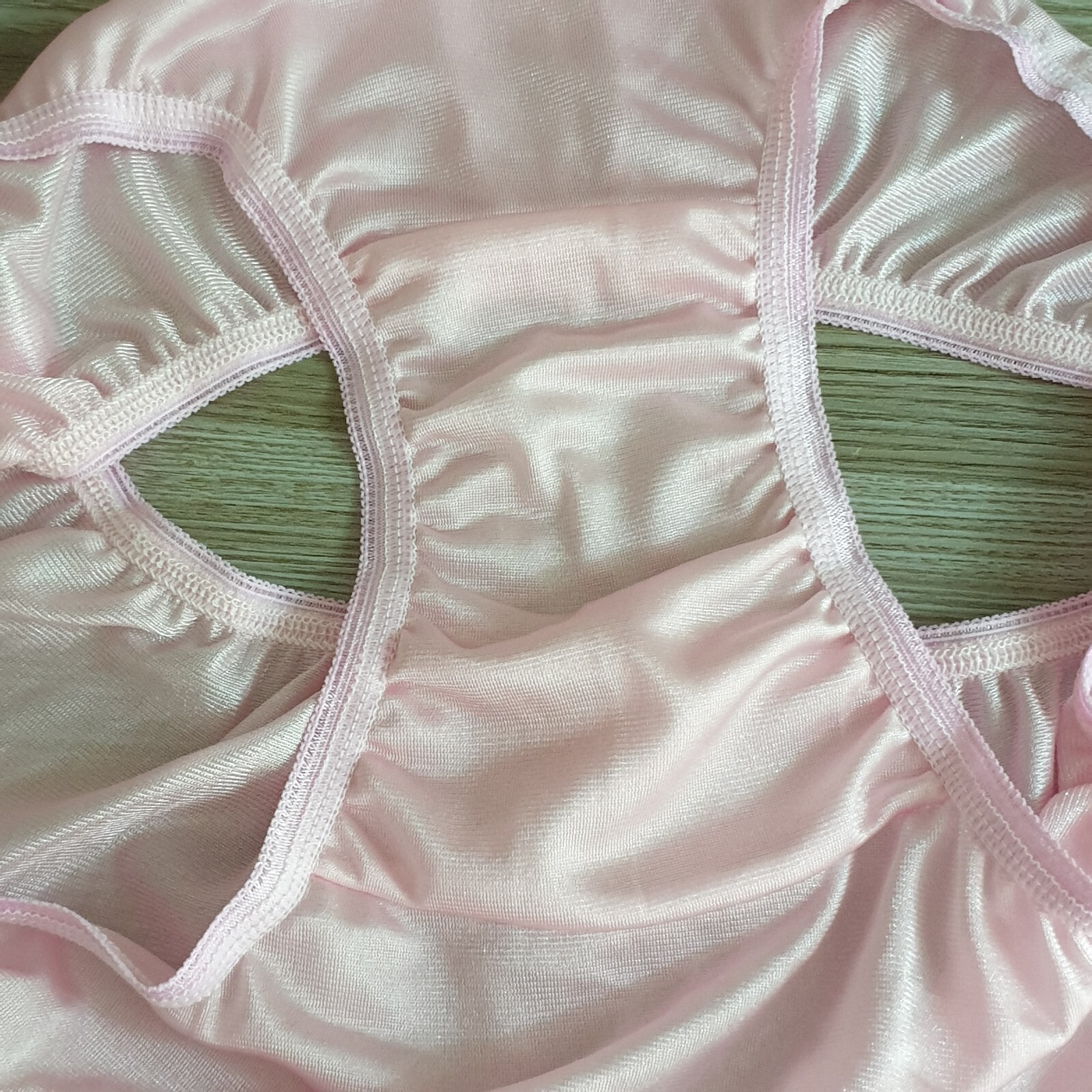 Vintage Silky Nylon Panties Sheer Pink Bikini Soft Brief Size 7-8 Hip 38-42″