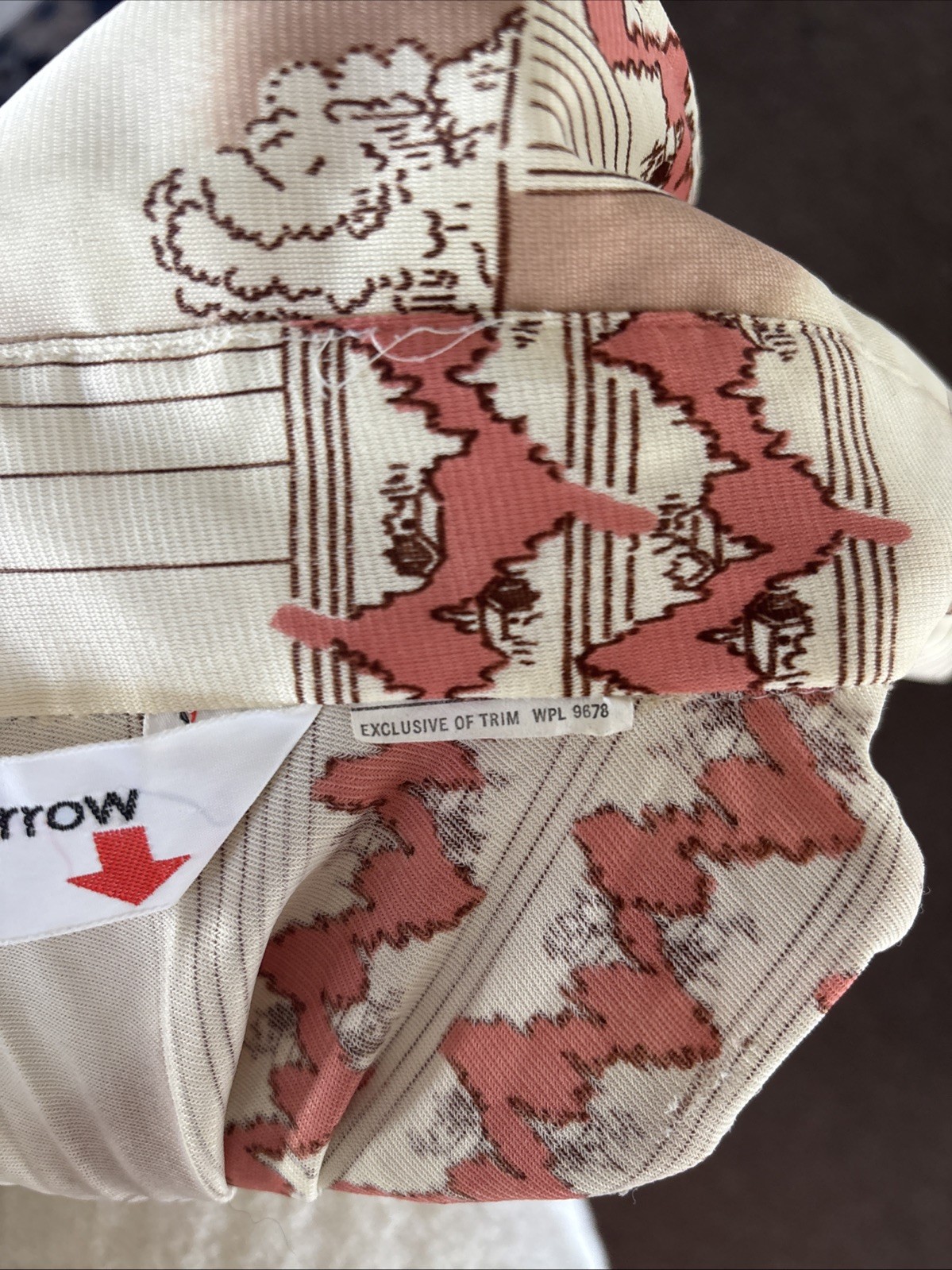 VTG 70s Women’s Disco Graphic Button Up Brown Pink LADY ARROW Dagger Collar