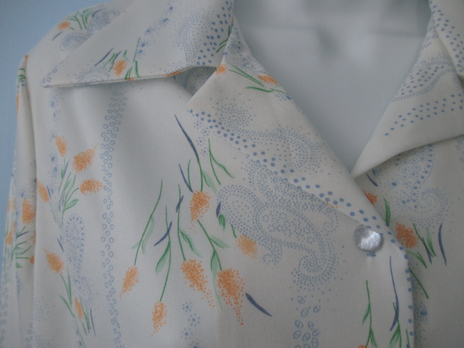 Authentic Vintage 1970s Graff Secretary Blouse – White Blue Yellow – Size M