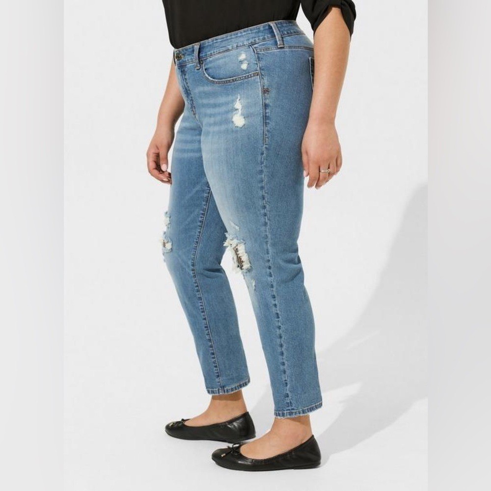 Torrid Perfect Boyfriend Ankle Vintage Stretch Mid-Rise Jean 22R