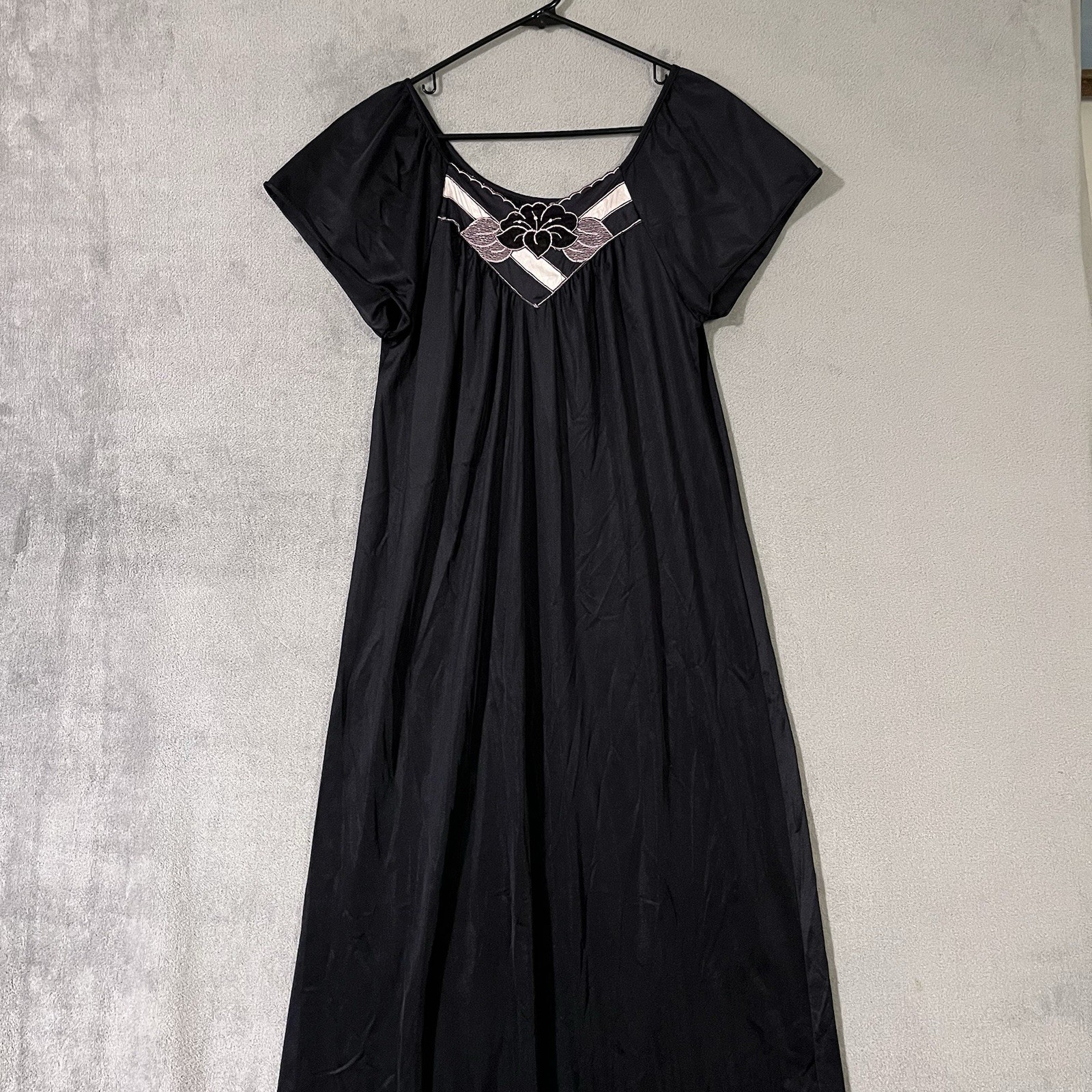 VTG LADY CAMEO DALLAS NIGHTGOWN Black Long Slip Dress Womens M Embroidered