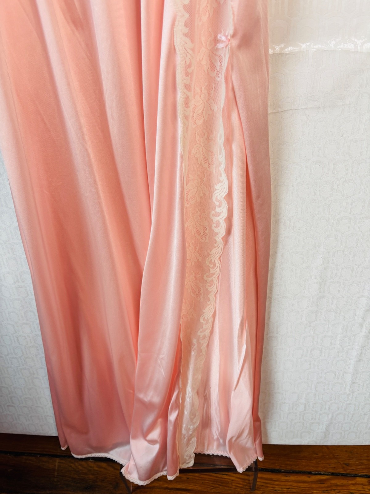 NOS VTG LORRAINE PEACHY-PINK WHITE LACE TRIM SIDE SLIT NEGLIGEE LONG NIGHTGOWN*S