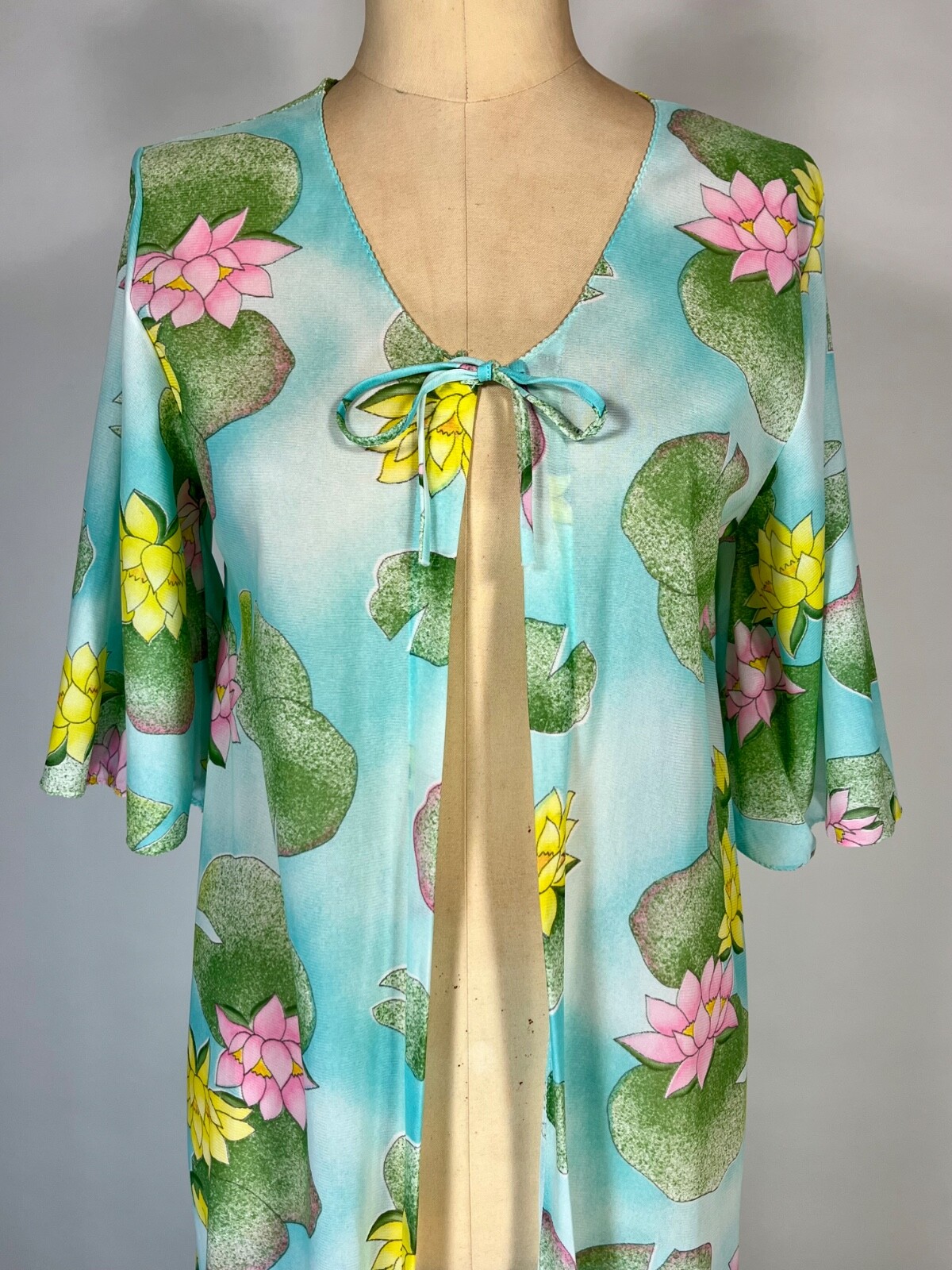 Vintage 1960’s semi-sheer lightweight robe cover-up with lily pad & lilies print