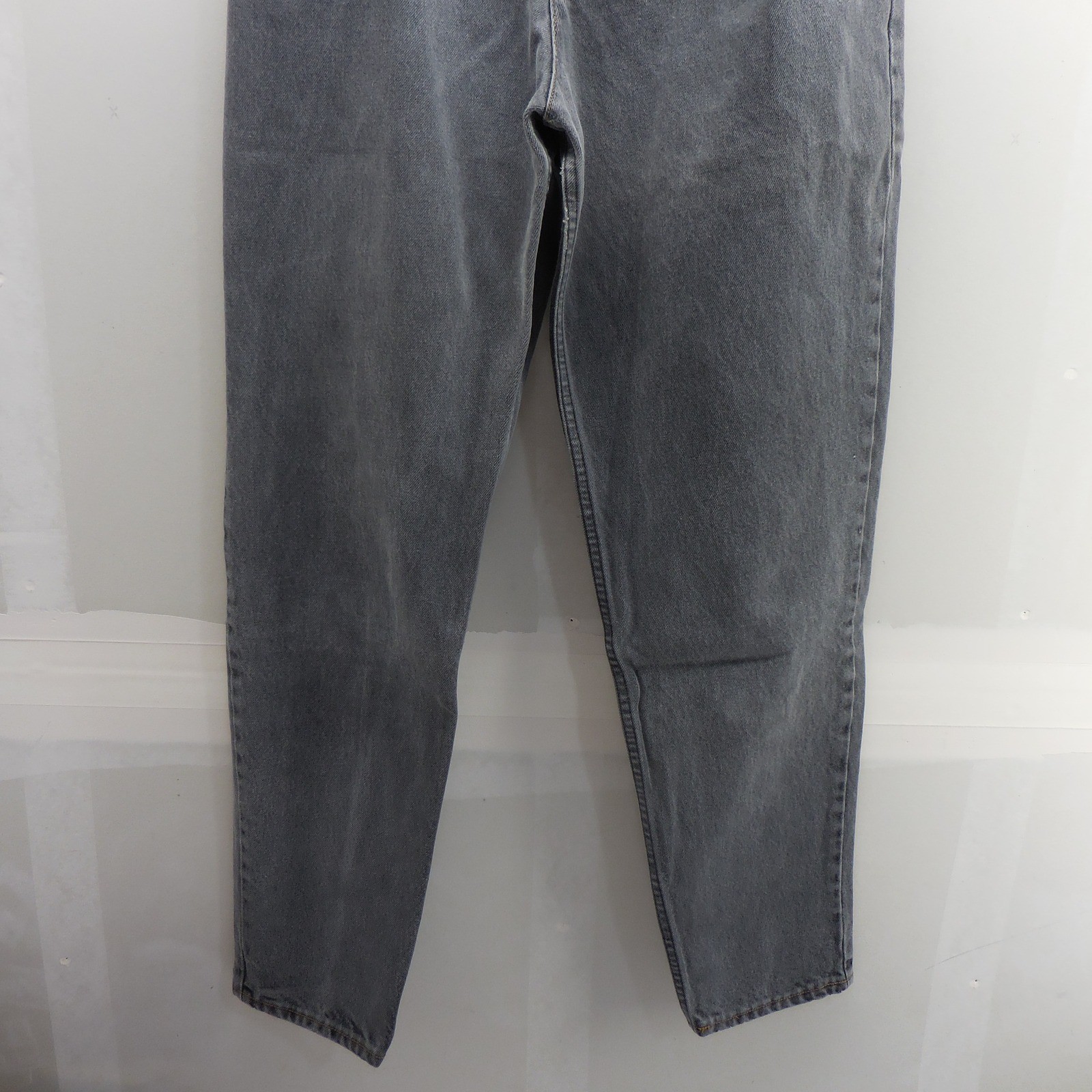 Vintage High Waisted Gray Tapered Leg Pleated Denim Mom Jeans 27×28 Zip Pocket