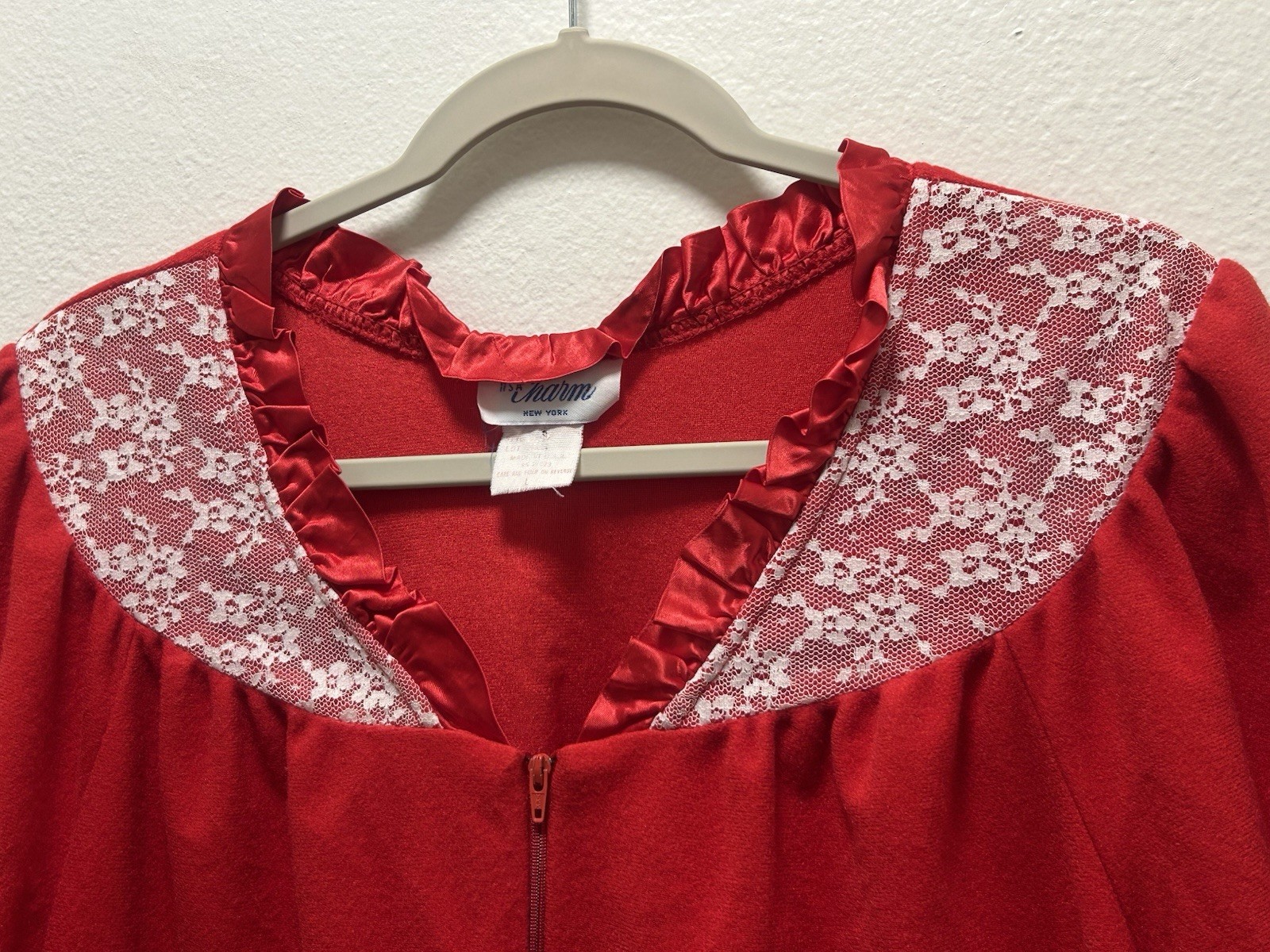 Vintage It’s A Charm Red Zip House Coat Robe Made In USA Size L