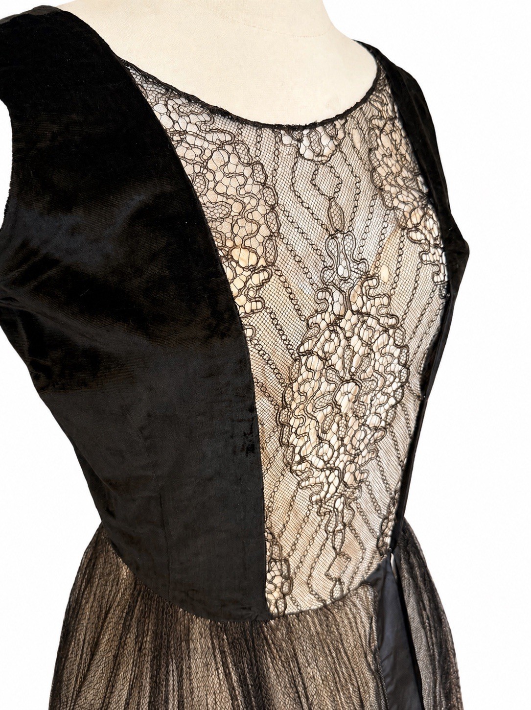 Vintage 1930s Hollywood Gown Black Velvet Antique Lace Dress Paramount Studios