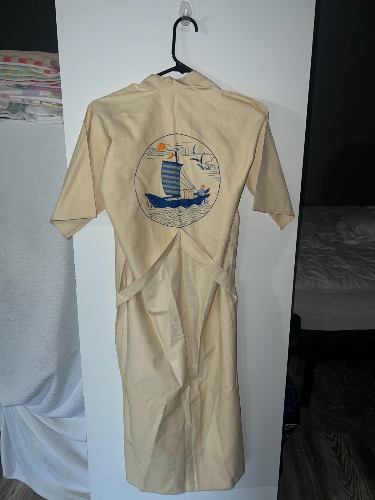 Embroidered robe Japanese vintage duster 1920? S? Silk Rayon Blend Boat S/S
