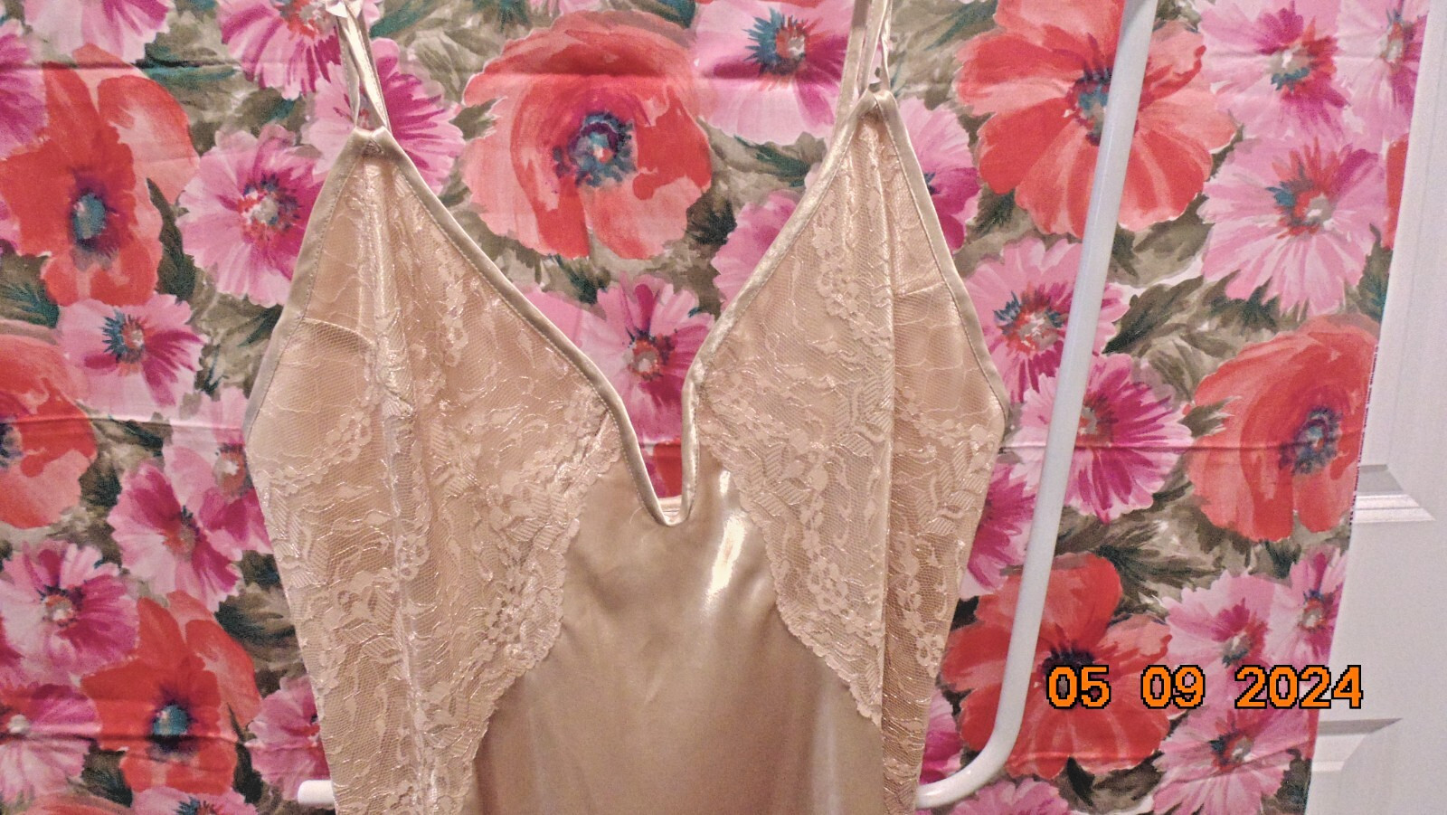 Vtg. Warners Marilyn Monroe Gold Satin Nightgown Lace Top, Split, Straps Size S