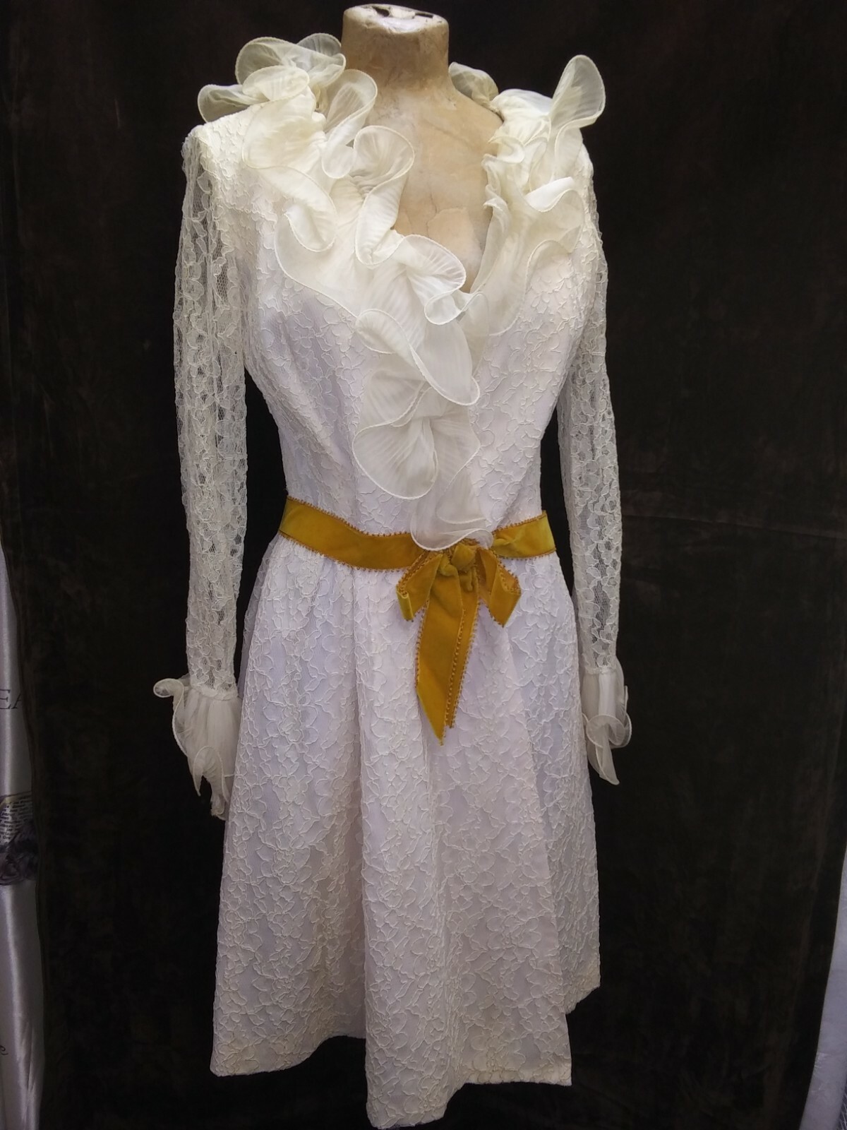 Vintage 1960’s Cream White Rayon Lace Mod Cocktail Dress Size S/M