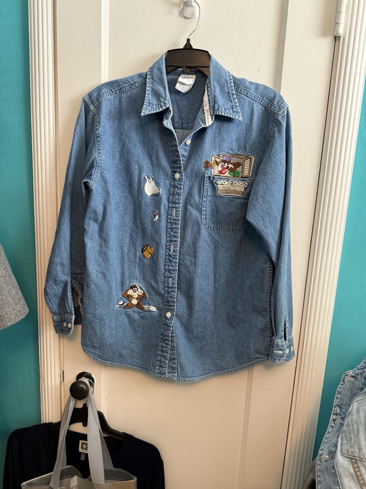 Warner Bros. VTG „The Honeymoon is Over” Chambray Button Front Shirt – Sz. M