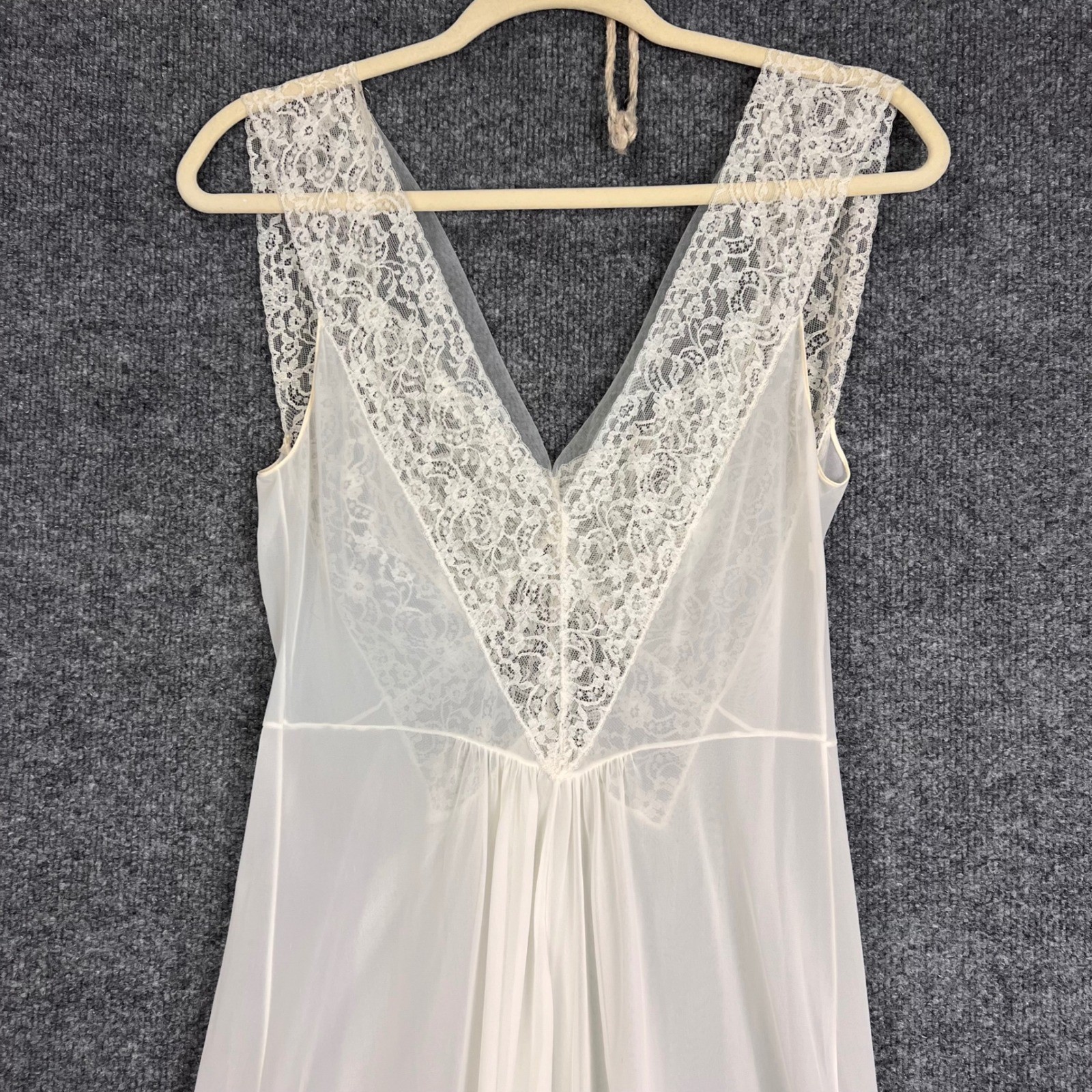 Vintage Carters Nightgown small Lace Trim Maxi Size 34