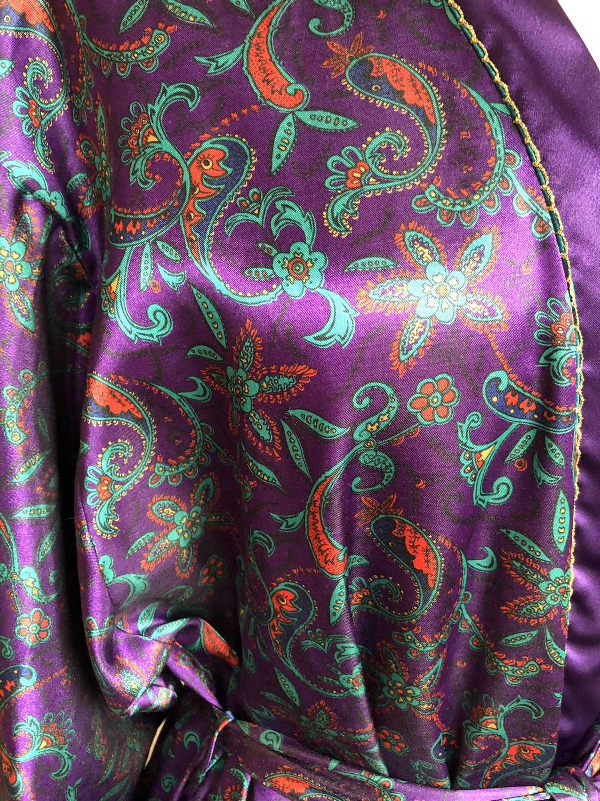 STUNNING VTG MS. B Purple Paisley Satin Cuddleskin Robe Dressing Gown SZ M