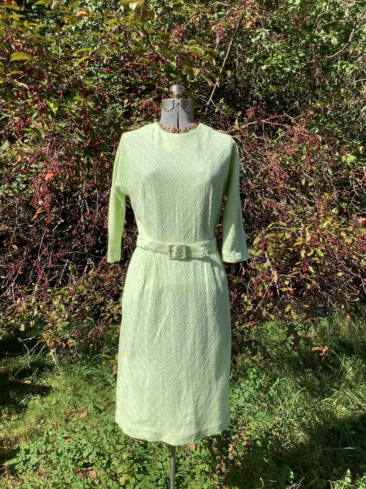 Vintage 1960’s Curvy Textured Green Cotton THE JONES GIRL DRESS 40-28-40