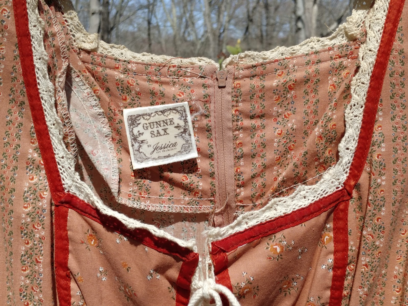 VINTAGE 1970s GUNNE SAX PRAIRIE BOHO DRESS PEACH FLORAL LACE RIBBONS CORSET