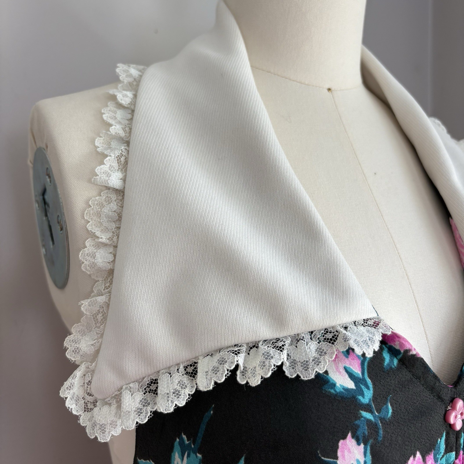 Vintage 70s Backless Halter Style Roses Palazzo Pants Bellbottoms Jumpsuit XS/S