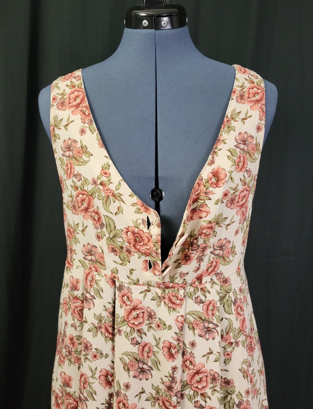 Vintage Ulterior Motives Lt Tan Jumper w Pink & Green Florals Size Medium