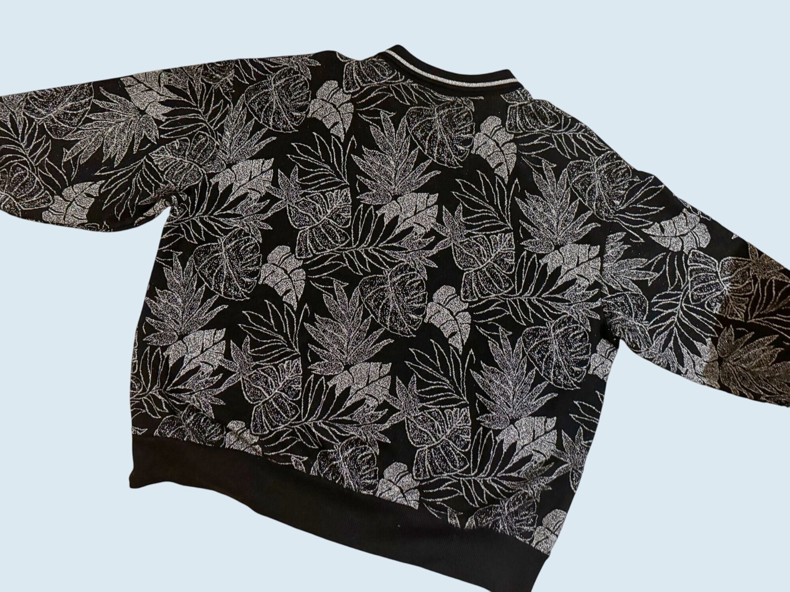Vintage 1980s / 1990s Pullover Collar Metallic Floral Sweater Top Shirt Size L