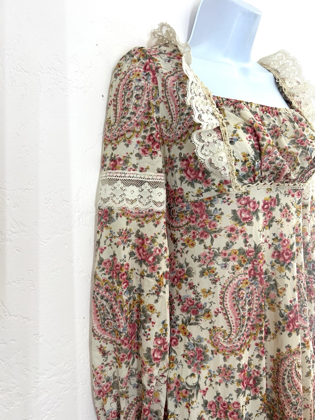 Vintage 70s Handmade Floral Paisley Lace Boho Peasant Maxi Dress Size S