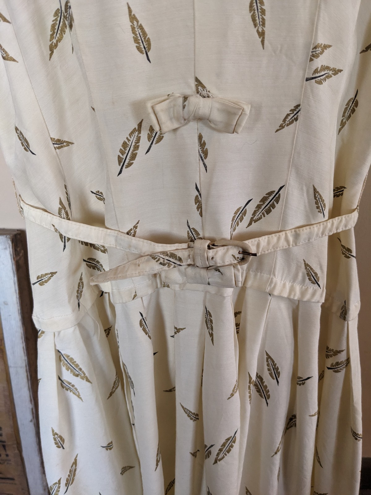 Vintage 1950s Ivory Day Dress Gold Feather Print V-Back Pleated A-Line w Belt