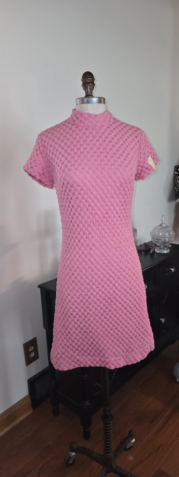VTG 60s Dress Popcorn knit dress. Bubble gum Pink .NWT 12 fits like 8