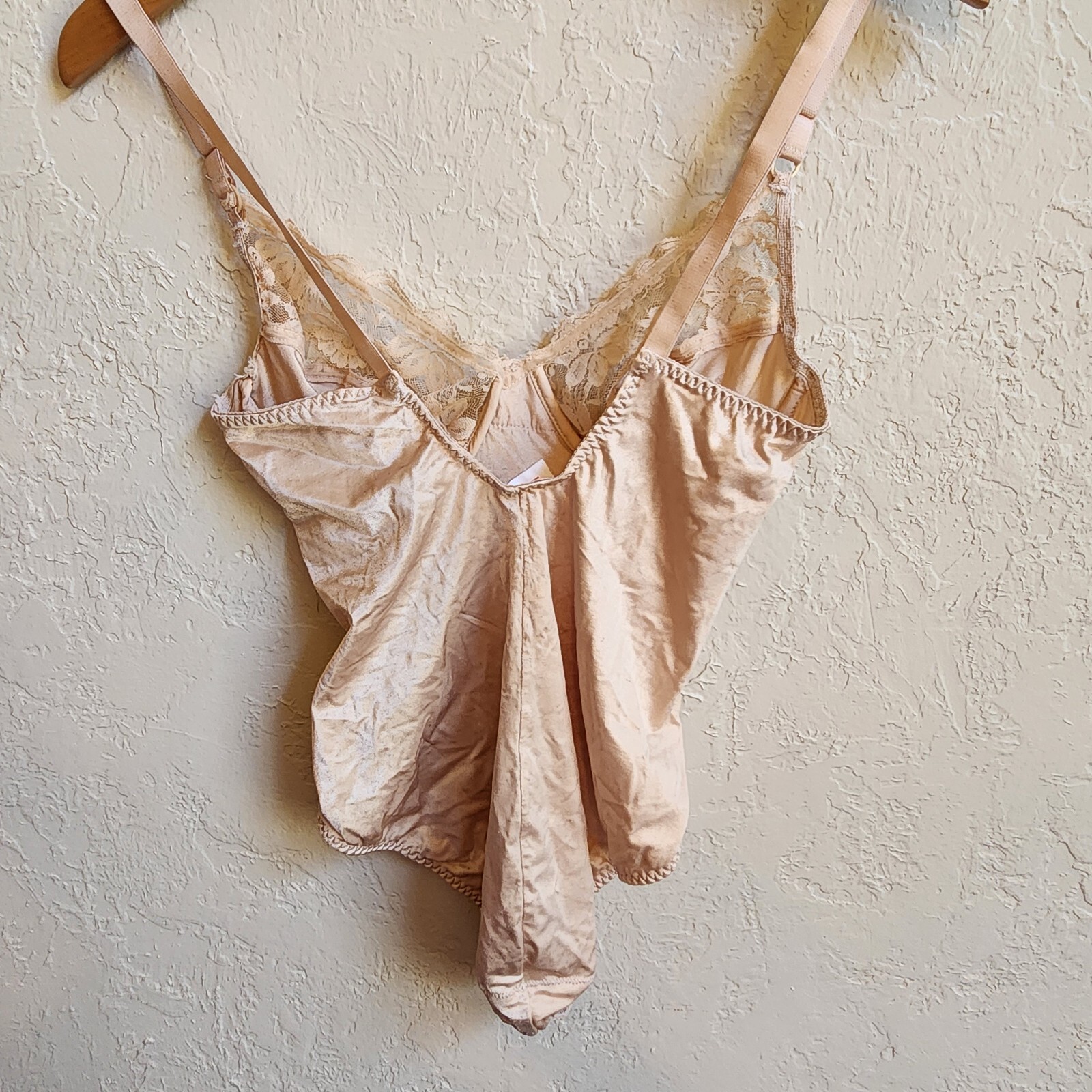 Vtg 80s Shapewear Lingerie Teddy Bodysuit X-Small Size 36 B Beige Satin Lace USA