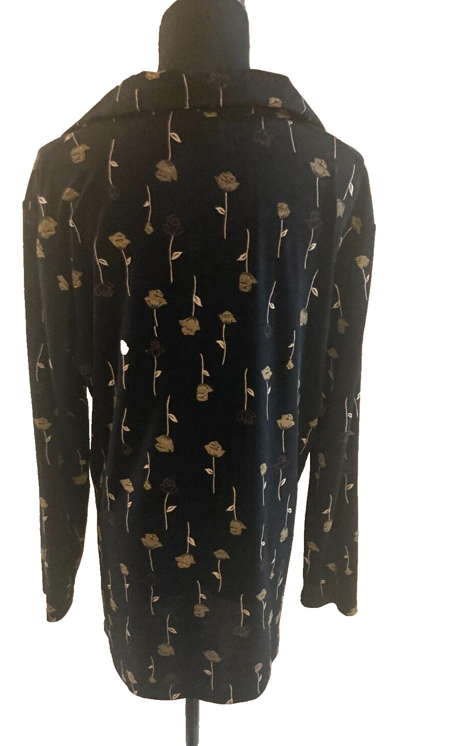 La Fete Women’s size XL black an gold floral pattern long sleeve zip V collar