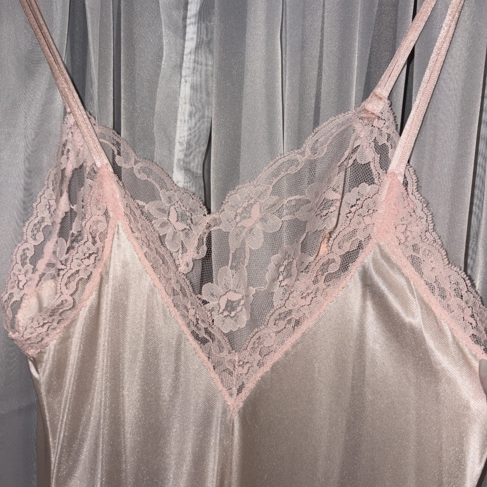 Vintage 70’S VAL MODE PINK LACE NYLON NIGHTGOWN Dreamland Timeless Elegant