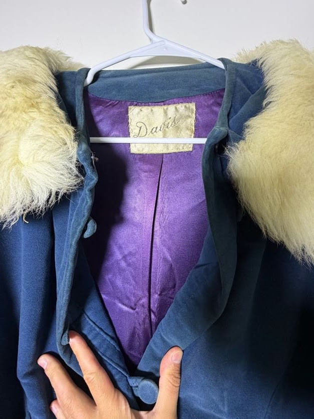 Vintage Country Pacer Women’s Coat Blue Coat, Fur, Buttons – Pre Owned