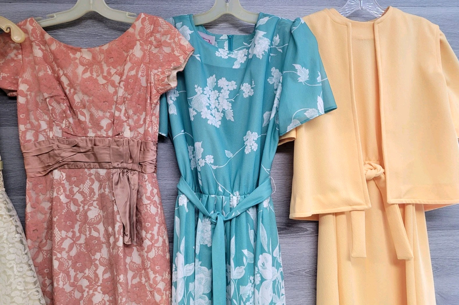 WOMENS LOT OF 22 VINTAGE DRESSES 60s 70s 80s BOHO HIPPIE LACE FLORAL MAXI MIDI