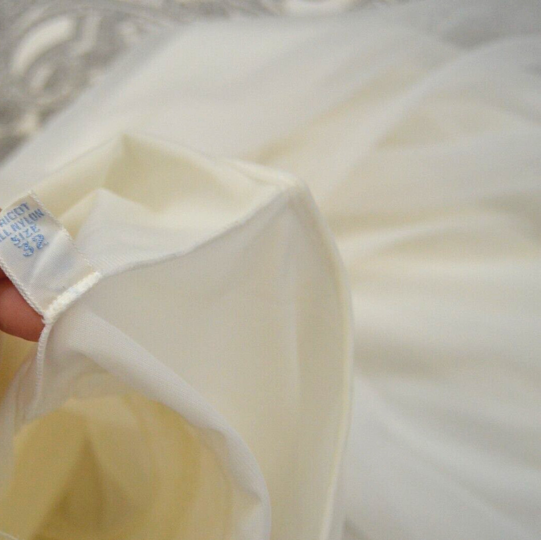 Vintage VANITY FAIR Nightgown Robe Peignoir Set Small Ivory Long Lace Nylon Puff