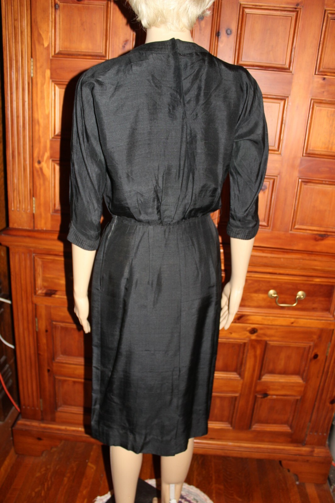 VTG 50’s-60’s PONGEE SILK SIMPLE STYLISH LBD DRESS TAILORED JUNIOR 26″w POCKETS