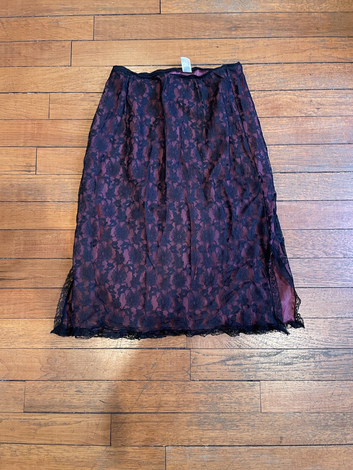 Vintage Leonora black and burgundy half slip size small